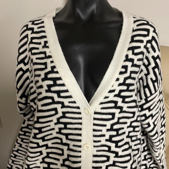 Forever 21 cardigan sweater black & white Large - Picture 8 of 8
